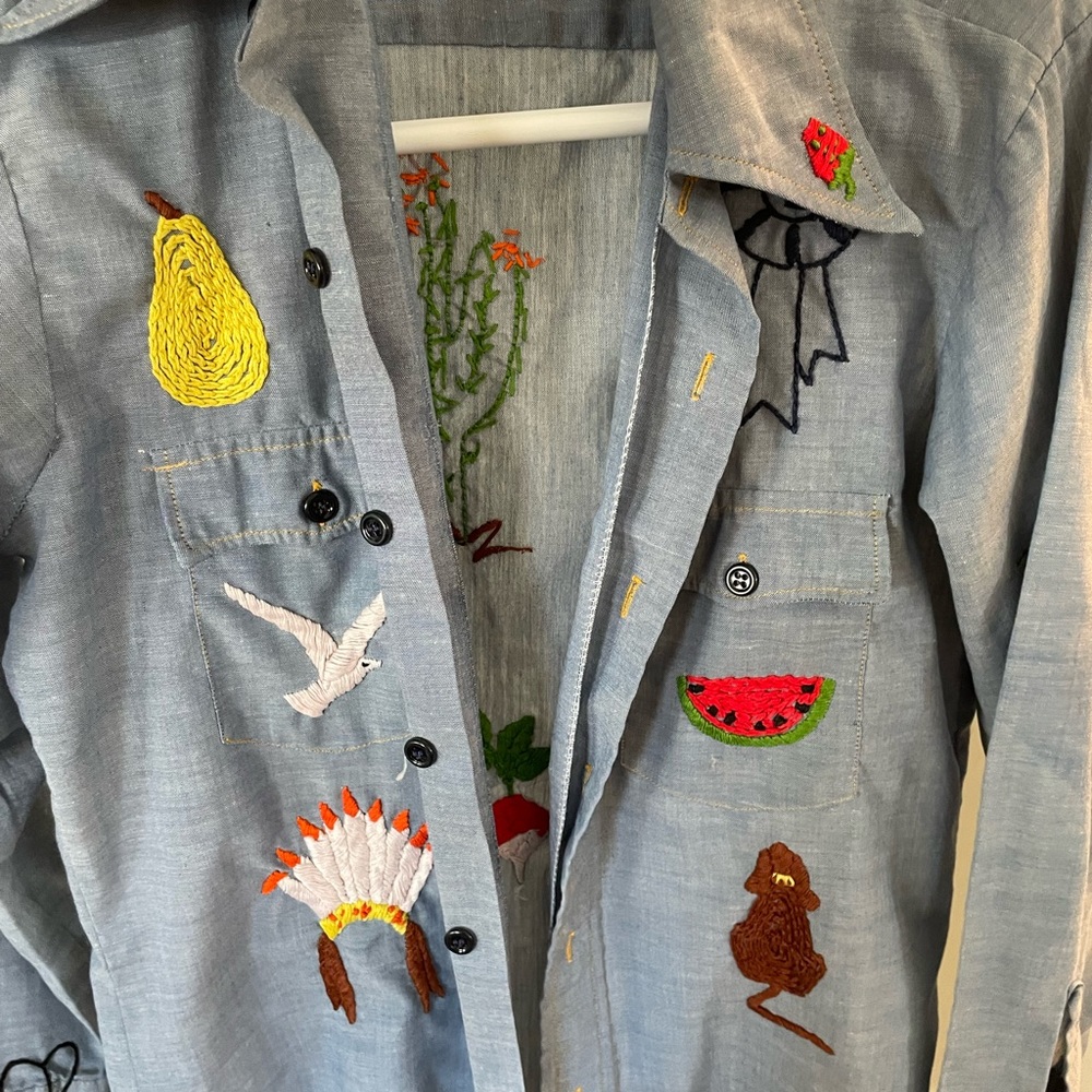 Vintage LEVIS embroidered denim button down. Handmade 1970s ~ SO adorable.
